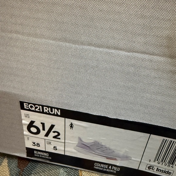 Adidas White and Light Gray Sneakers New in box 6.5 eq21 run - Picture 9 of 11